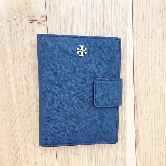 Tory Burch Accessories - Tory Burch Emerson Snap Passport Holder Tory Navy